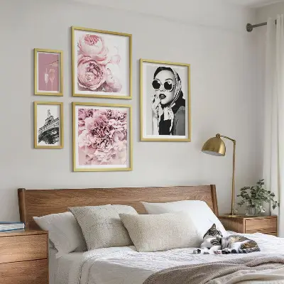 Bilderset mit Rosenblüten stilvolle Porträts für das Sofa