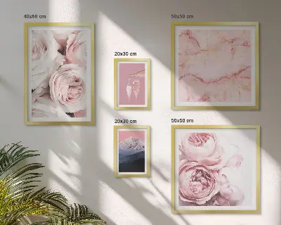 Modernes Wandbilderset mit eleganten rosa Blütenakzenten