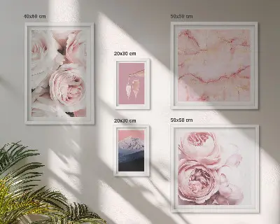 Modernes Wandbilderset mit eleganten rosa Blütenakzenten