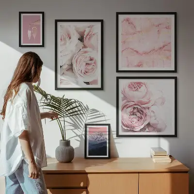 Modernes Wandbilderset mit eleganten rosa Blütenakzenten