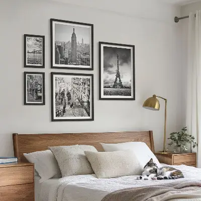 Bilderset für das Sofa mit Stadtlandschaften und architektonischen Ikonen