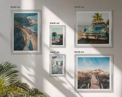 Modernes Wandbilder-Set mit Motiven aus den Bereichen Landschaften, Reisen, Autos und Natur