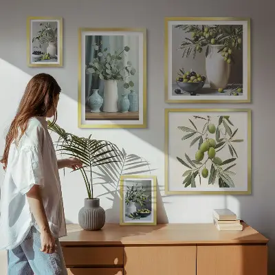 Wandbilder-Set mit grünen Olivenblüten im skandinavischen Stil