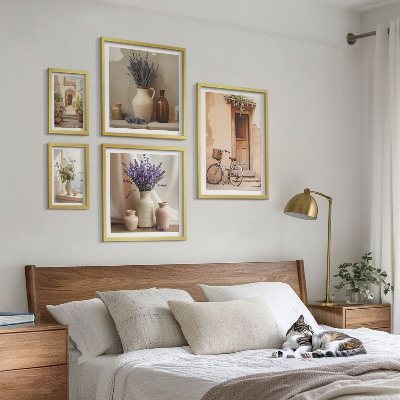 Modernes wandbilder-set Stilvolles Interieur mit Fahrrad und Blumen