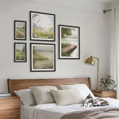 Bildergalerie-Set für die Wand mit friedlichen Landschaften und einer Wiesenbrücke