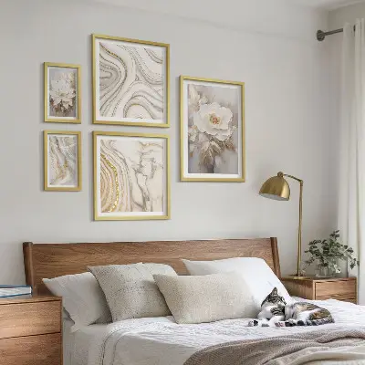 Bildergalerie-Set für die Wand mit abstrakten floralen Motiven in Eleganz