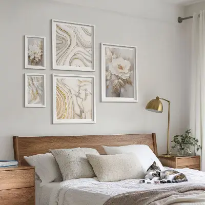 Bildergalerie-Set für die Wand mit abstrakten floralen Motiven in Eleganz