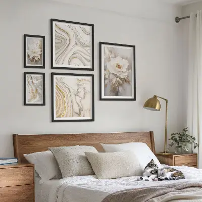 Bildergalerie-Set für die Wand mit abstrakten floralen Motiven in Eleganz