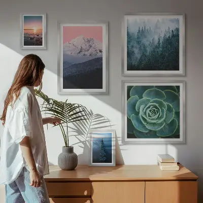 Modernes Wandbilder-Set mit Landschaften von Bergen und Meer im Boho-Stil