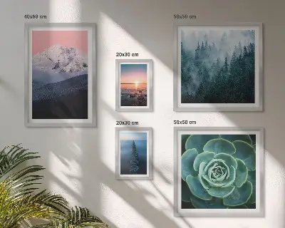 Modernes Wandbilder-Set mit Landschaften von Bergen und Meer im Boho-Stil