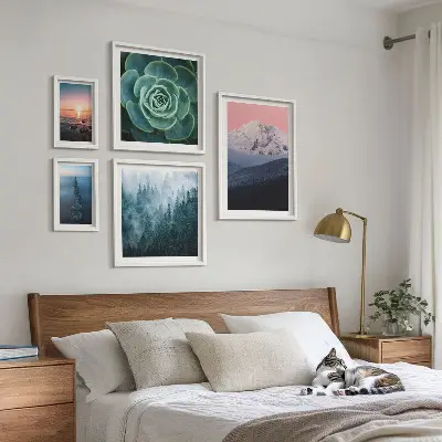 Modernes Wandbilder-Set mit Landschaften von Bergen und Meer im Boho-Stil