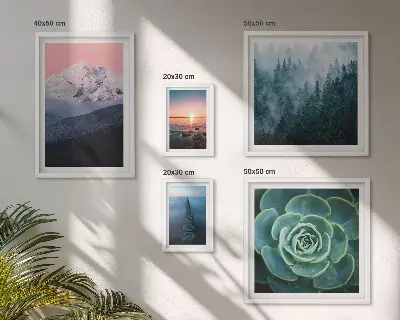 Modernes Wandbilder-Set mit Landschaften von Bergen und Meer im Boho-Stil