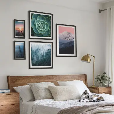 Modernes Wandbilder-Set mit Landschaften von Bergen und Meer im Boho-Stil