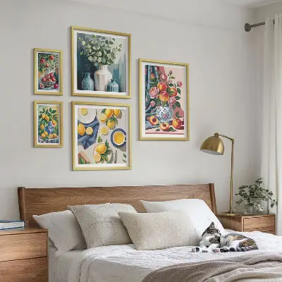 Modernes Wandbilder-Set mit Blumen- und Frucht-Kompositionen