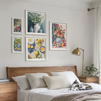 Modernes Wandbilder-Set mit Blumen- und Frucht-Kompositionen