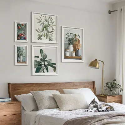 Modernes Wandbilder-Set mit natürlichen skandinavischen Pflanzenmotiven