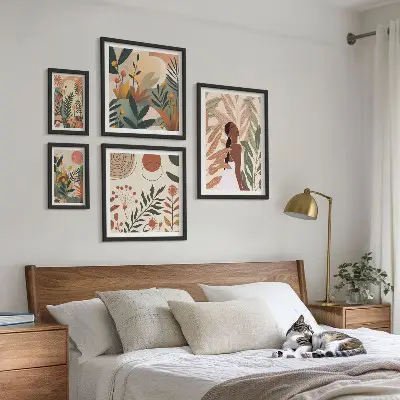 Bilderset fürs Sofa im Boho-Stil mit einer Pflanzenfigur