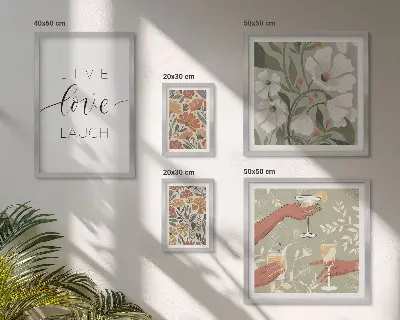 Modernes Wandbilder-Set mit stilvollen floralen Grafiken und Slogans