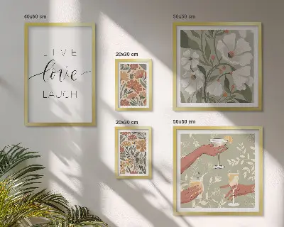Modernes Wandbilder-Set mit stilvollen floralen Grafiken und Slogans