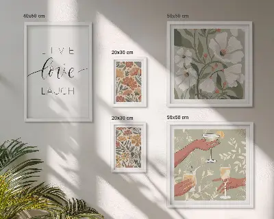 Modernes Wandbilder-Set mit stilvollen floralen Grafiken und Slogans