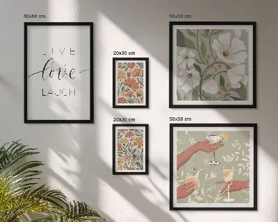 Modernes Wandbilder-Set mit stilvollen floralen Grafiken und Slogans