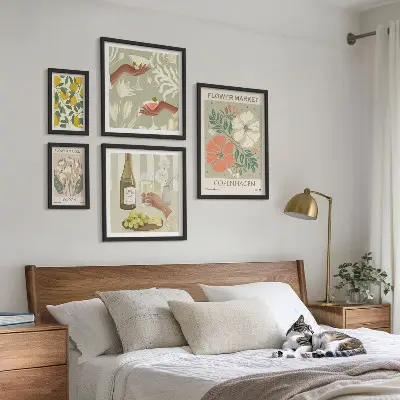 Modernes Wandbild-Set mit Blumen und Früchten im Vintage-Stil