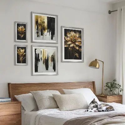 Modernes Wandbilder-Set mit floralen Motiven in eleganter, moderner Optik