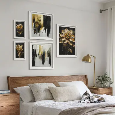 Modernes Wandbilder-Set mit floralen Motiven in eleganter, moderner Optik