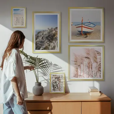 Bildergalerie-Set für die Wand mit Motiven von Landschaften, Stränden und weißen Gebäuden