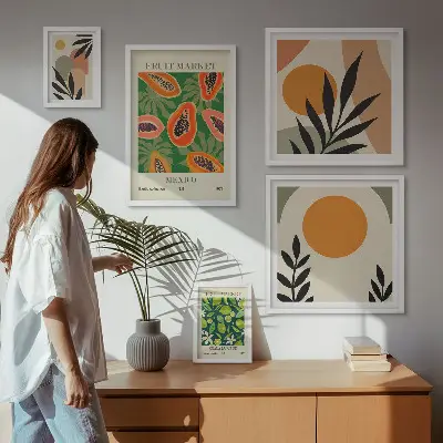 Modernes Wandbilder-Set mit Retro-Motiven und tropischen Früchten