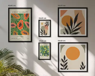 Modernes Wandbilder-Set mit Retro-Motiven und tropischen Früchten