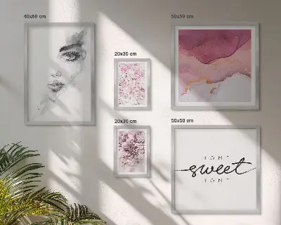 Bildergalerie-Set für die Wand mit Frauenporträts und Blumen in Pastellfarben