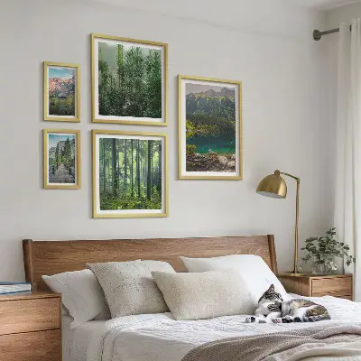 Bilderset für das Sofa mit Berglandschaften und Wäldern