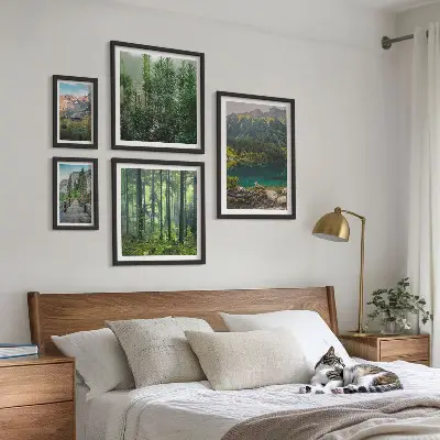Bilderset für das Sofa mit Berglandschaften und Wäldern