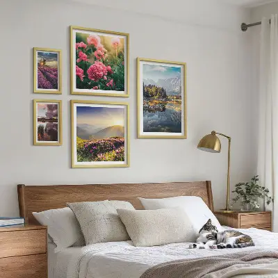 Modernes Wandbilder-Set mit Landschaften von Natur, Blumen und Bergen