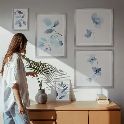 Bildergalerie-Set für die Wand mit blauen Pflanzenakzenten