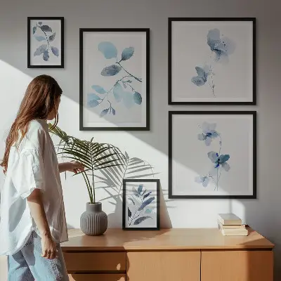 Bildergalerie-Set für die Wand mit blauen Pflanzenakzenten