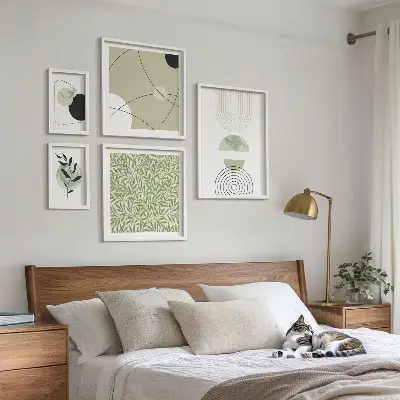 Bilderset fürs Sofa mit abstrakten Pflanzenformen