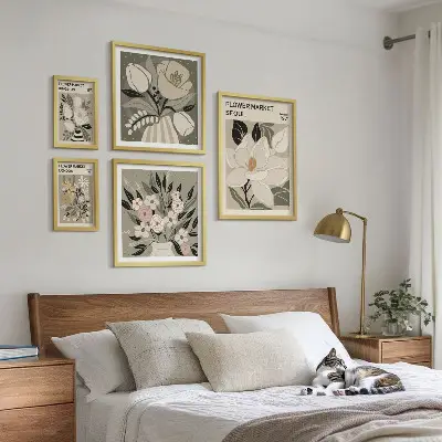 Bilderset fürs Sofa mit Blumenmuster aus London und Seoul