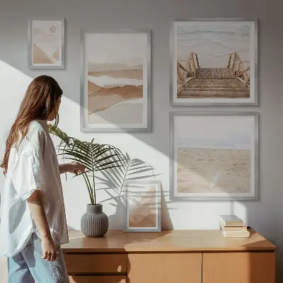 Bilderset für das Sofa mit minimalistischen Strand- und Bergmotiven