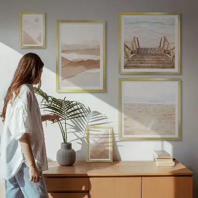 Bilderset für das Sofa mit minimalistischen Strand- und Bergmotiven
