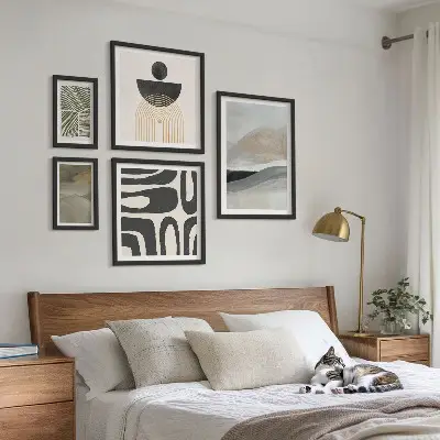 Bilderset für das Sofa mit abstrakten Mustern in Farbe