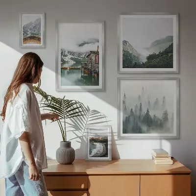 Bildergalerie-Set für die Wand mit Motiven von Berglandschaften, Häusern und Wasser