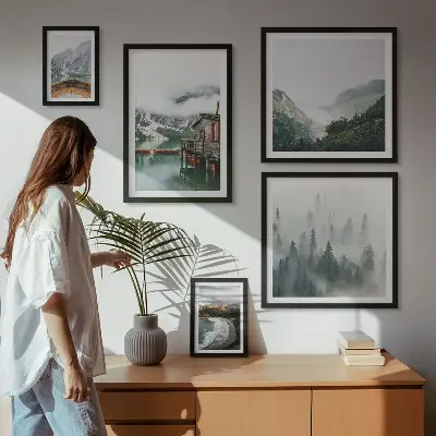Bildergalerie-Set für die Wand mit Motiven von Berglandschaften, Häusern und Wasser