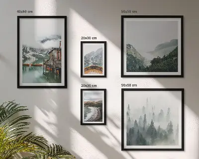 Bildergalerie-Set für die Wand mit Motiven von Berglandschaften, Häusern und Wasser