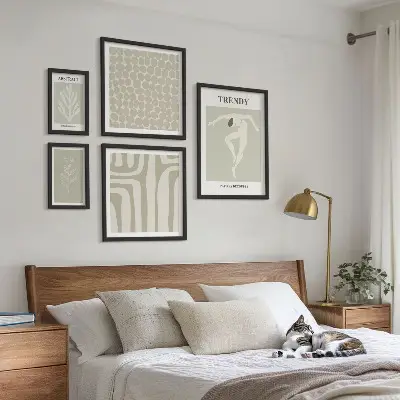 Bilderset fürs Sofa mit stilvollen abstrakten grünen Grafiken