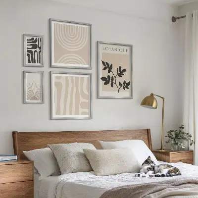 Modernes Wandbilder-Set mit stilvollen neutralen Pflanzenmotiven