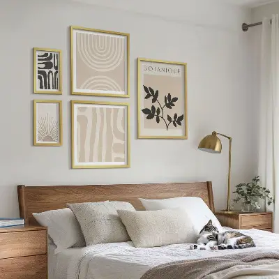 Modernes Wandbilder-Set mit stilvollen neutralen Pflanzenmotiven
