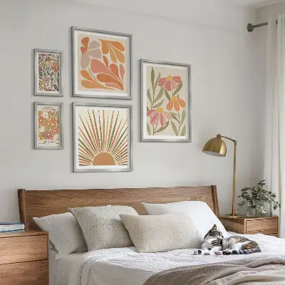 Wandbilder-Set mit geometrischen Blumen im Boho-Stil