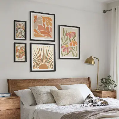 Wandbilder-Set mit geometrischen Blumen im Boho-Stil